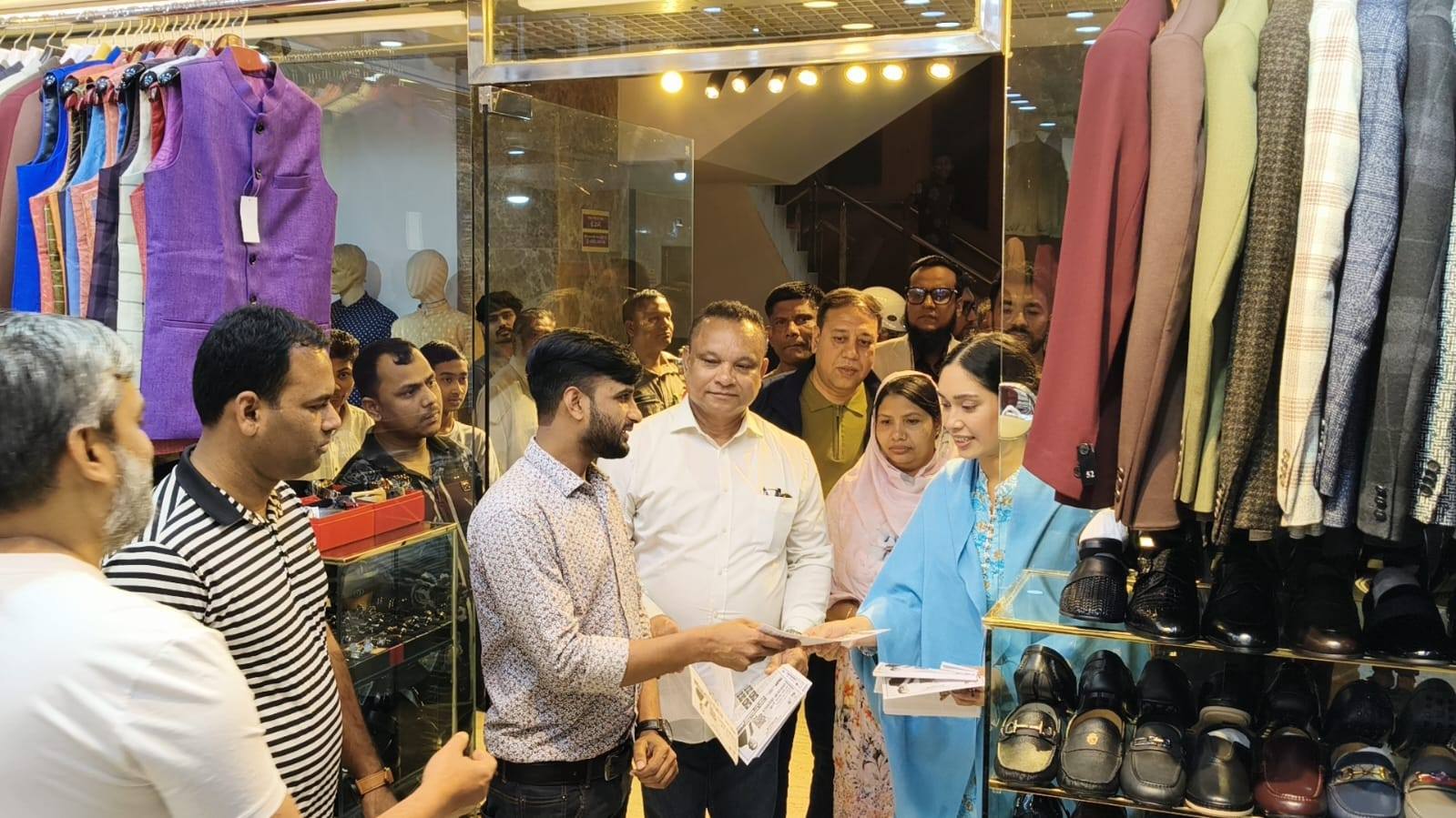 ঢাকা-১৭ আসনে তারেক রহমানের পক্ষে গণসেংযোগে কন্যা জাইমা রহমান