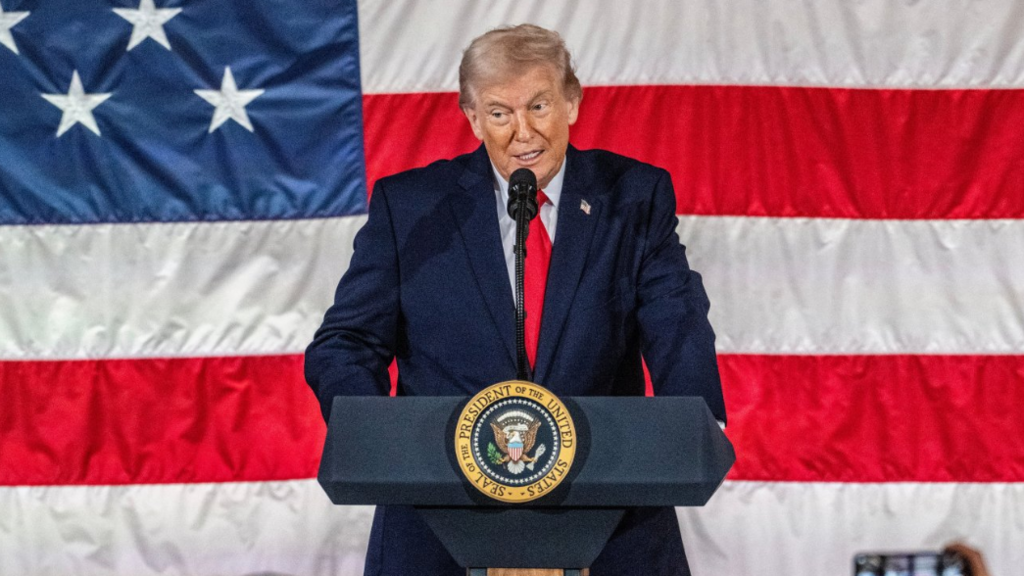 উগ্র জাতীয়তাবাদীদের দিয়ে ইউরোপীয় ইউনিয়ন ভাঙাতে ডোনাল্ড ট্রাম্পের পাঁয়তারা?