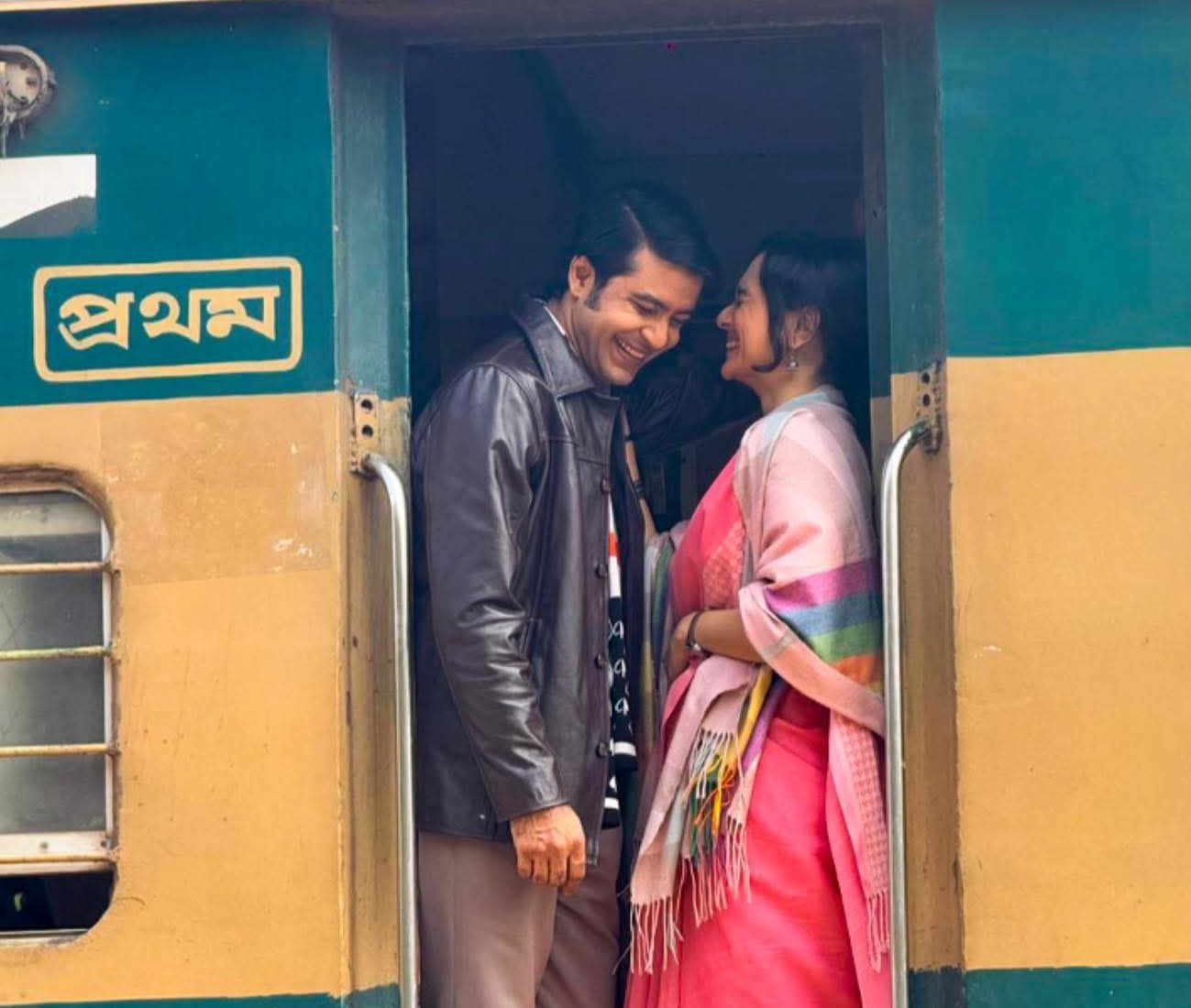 দেশের গণ্ডি পেরিয়ে ‘বনলতা এক্সপ্রেস’ ও ‘দম’