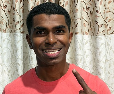 ৪২ দাঁত নিয়ে গিনেস বুকে মালয়েশিয়ান যুবক