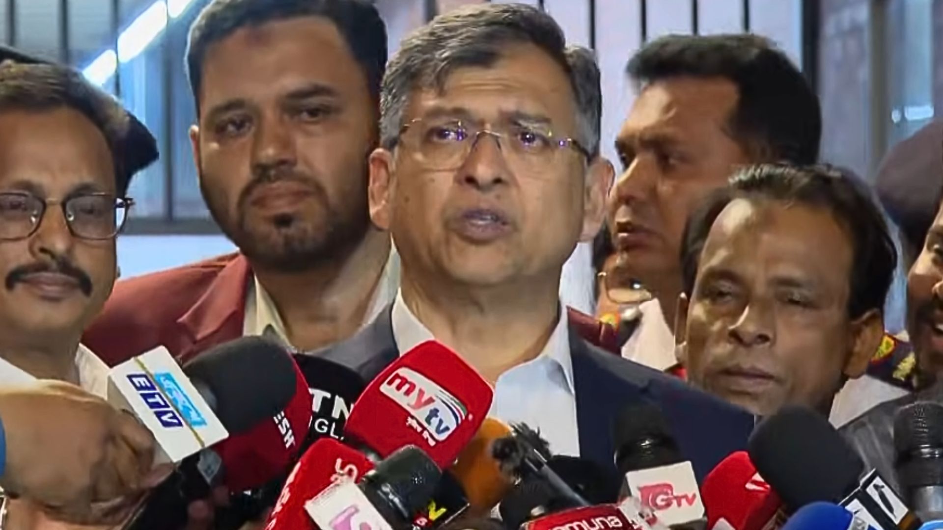 ওয়াকআউটের অধিকার তাদের আছে, তবে প্ল্যাকার্ড না দেখালেও পারতেন: স্বরাষ্ট্রমন্ত্রী