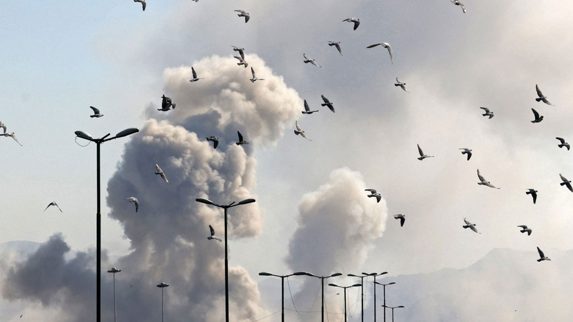 তেহরানে যুদ্ধবিমানের শব্দ ও বিকট বিস্ফোরণ