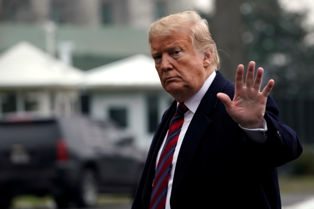 ঘরে-বাইরে একা ট্রাম্প?