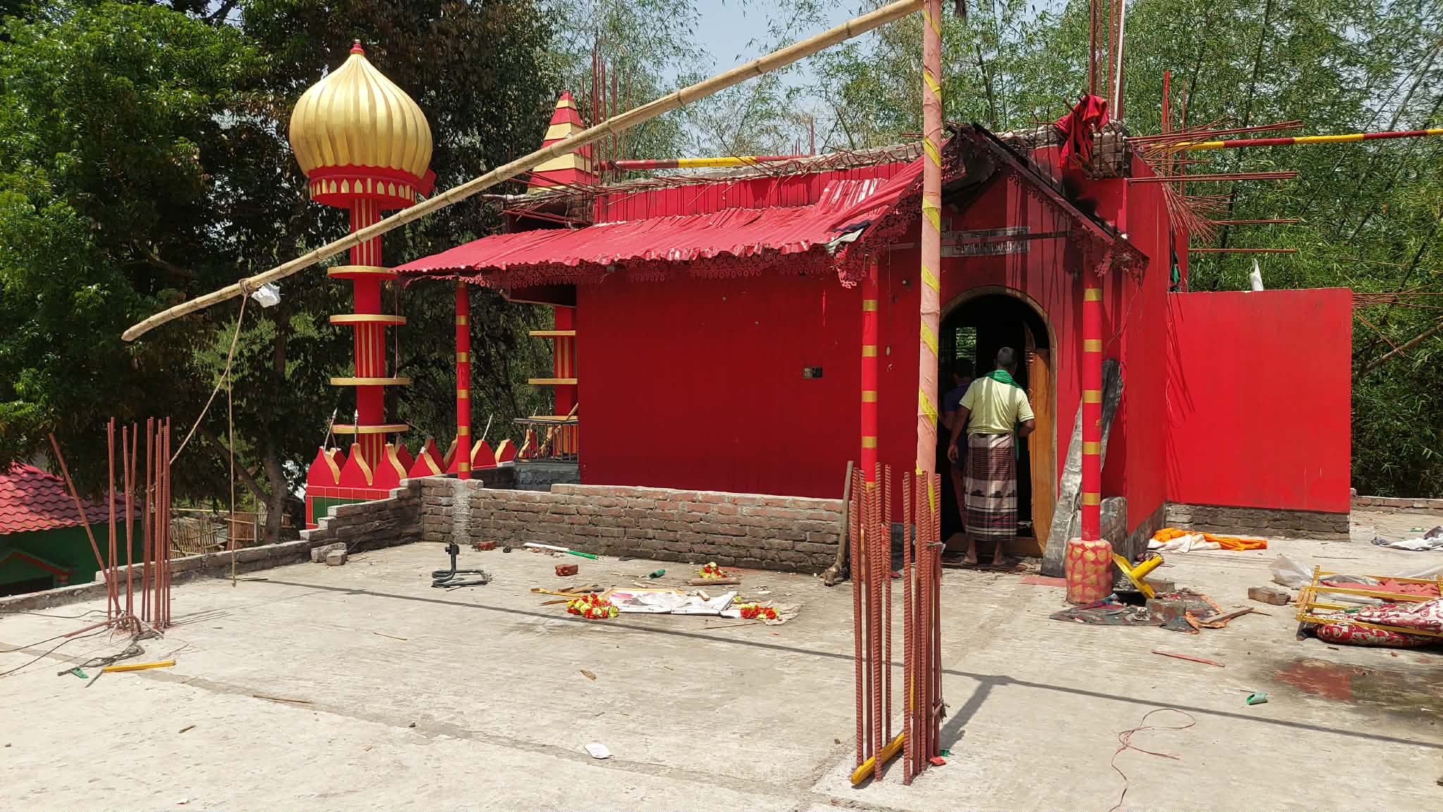 মব হামলায় পীর নিহত: ছায়া তদন্তে পুলিশ, আটক নেই