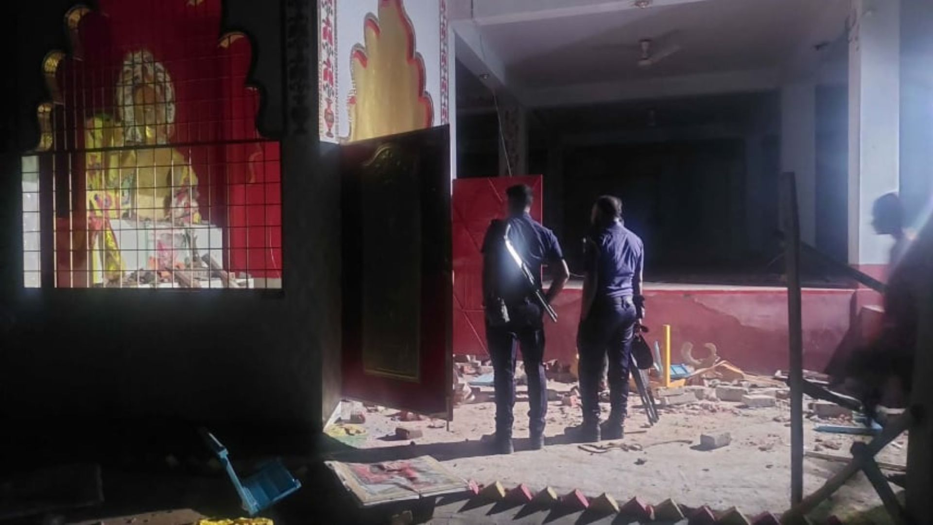 কুষ্টিয়ায় দরবার শরিফে হামলা চালিয়ে ‘কালান্দার বাবা’কে পিটিয়ে-কুপিয়ে হত্যা