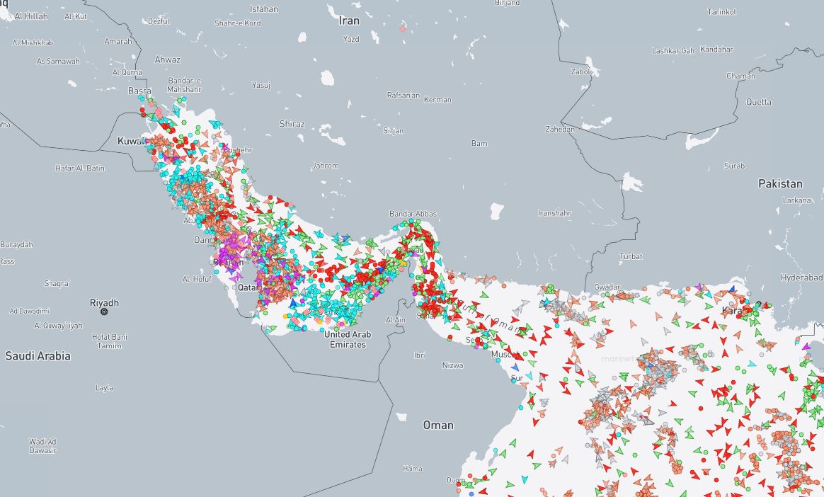 হরমুজ প্রণালি ঘিরে ইরানের নতুন কৌশল: ‘ফি’ নয়, নিয়ন্ত্রণই মূল লক্ষ্য