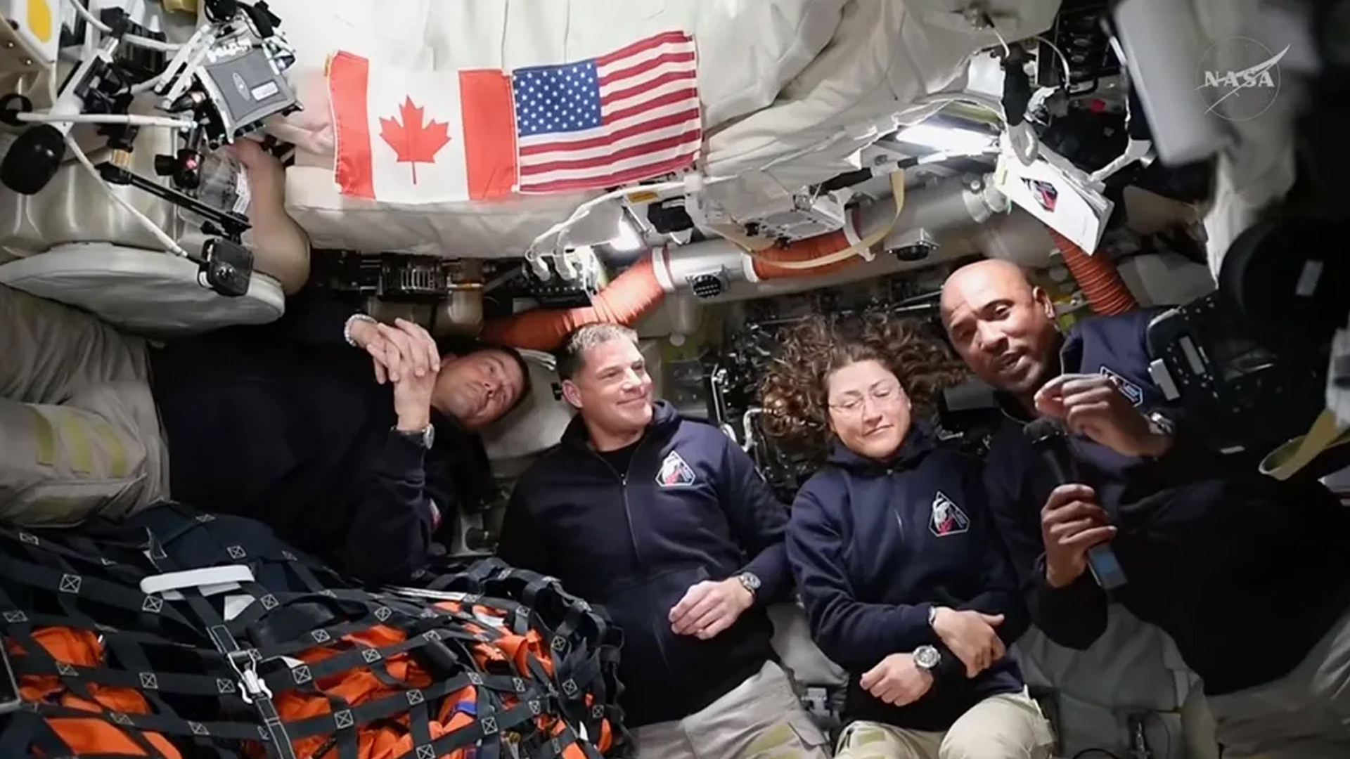 পৃথিবীর সঙ্গে ৪০ মিনিট যোগাযোগ বিচ্ছিন্ন থাকবেন নভোচারীরা, কী করবেন তখন