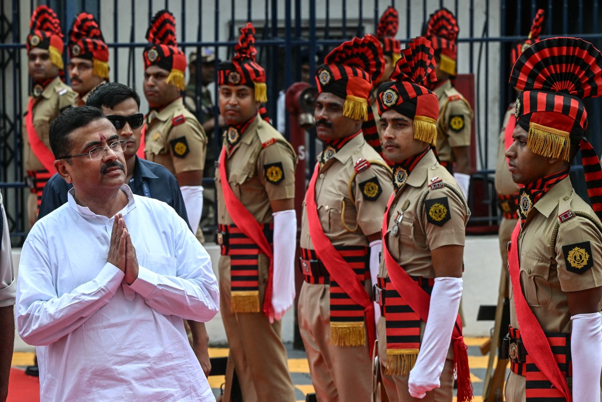 সীমান্তে কাঁটাতারের বেড়ার জন্য বিএসএফকে জমি দিচ্ছে পশ্চিমবঙ্গ সরকার