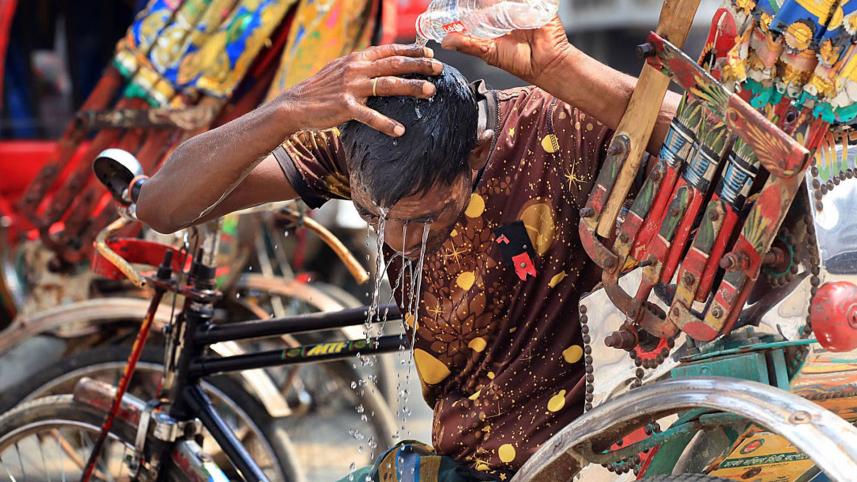 গরমে ঢাকায় আমরা যেভাবে বেঁচে আছি