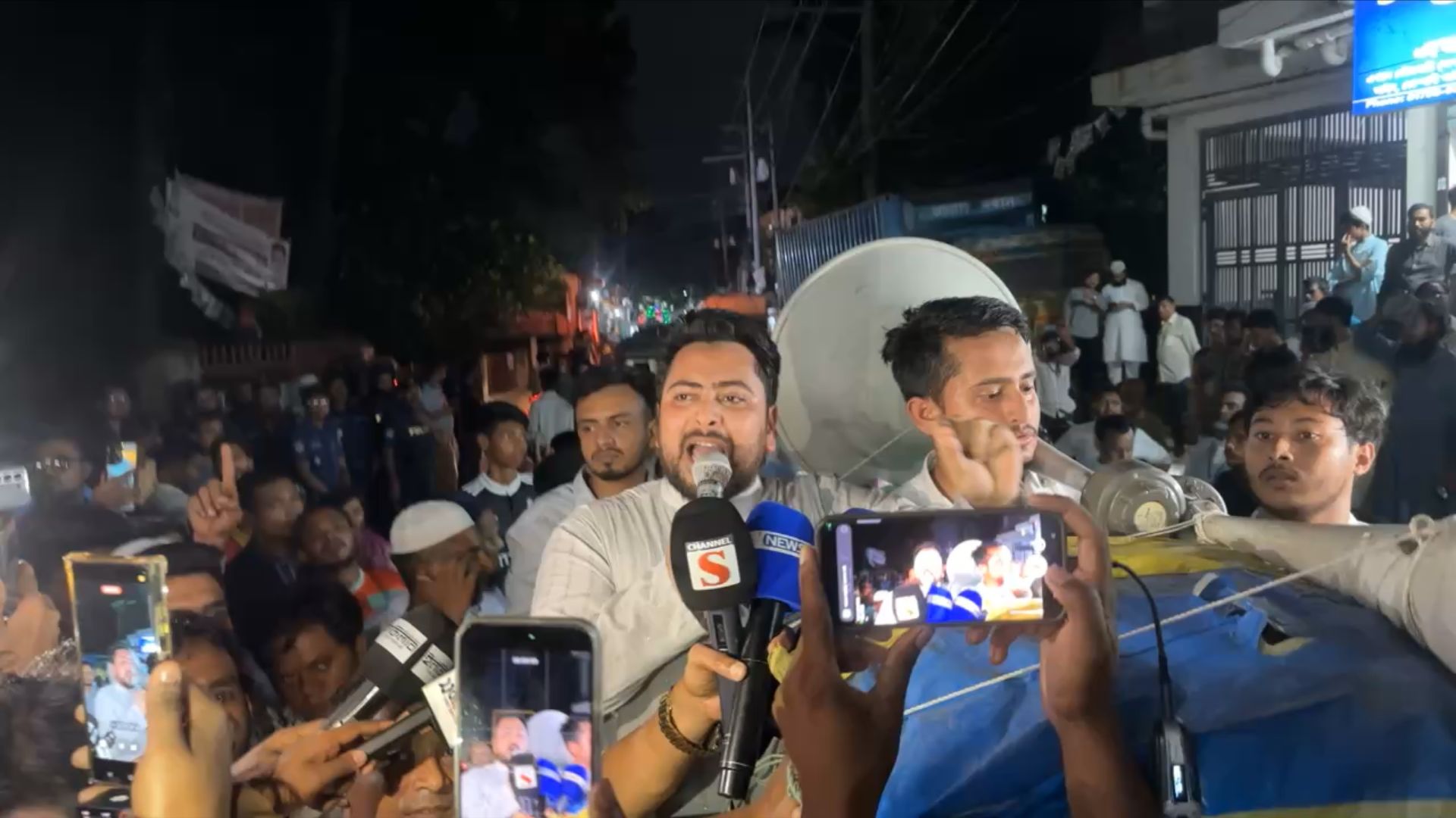 জনগণের নিরাপত্তা নিশ্চিতে প্রশাসন ব্যর্থ হয়েছে: নাহিদ ইসলাম