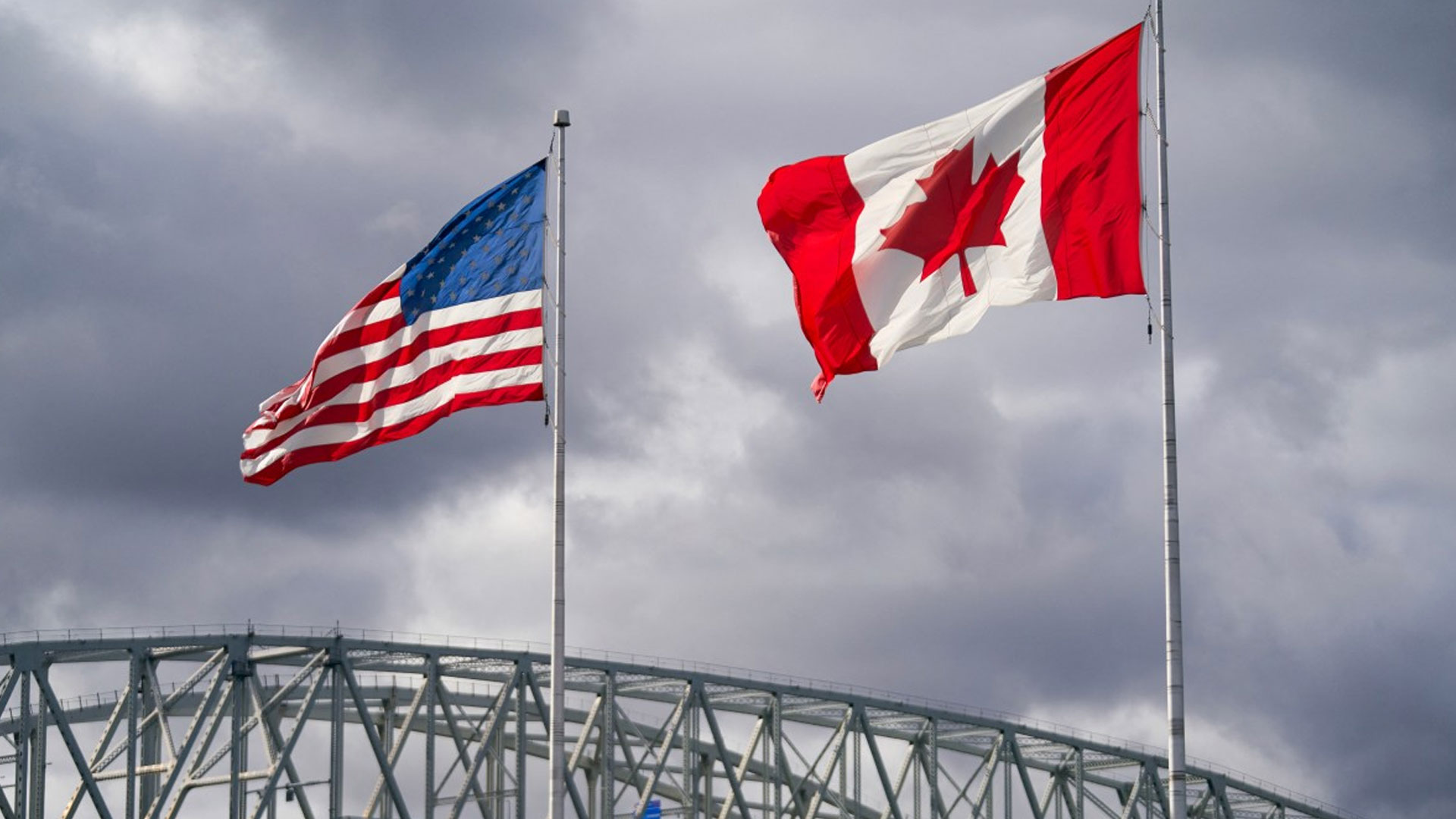 মার্কিন পণ্যে ১৫-৫০ শতাংশ পাল্টা শুল্ক আরোপের ঘোষণা কানাডার