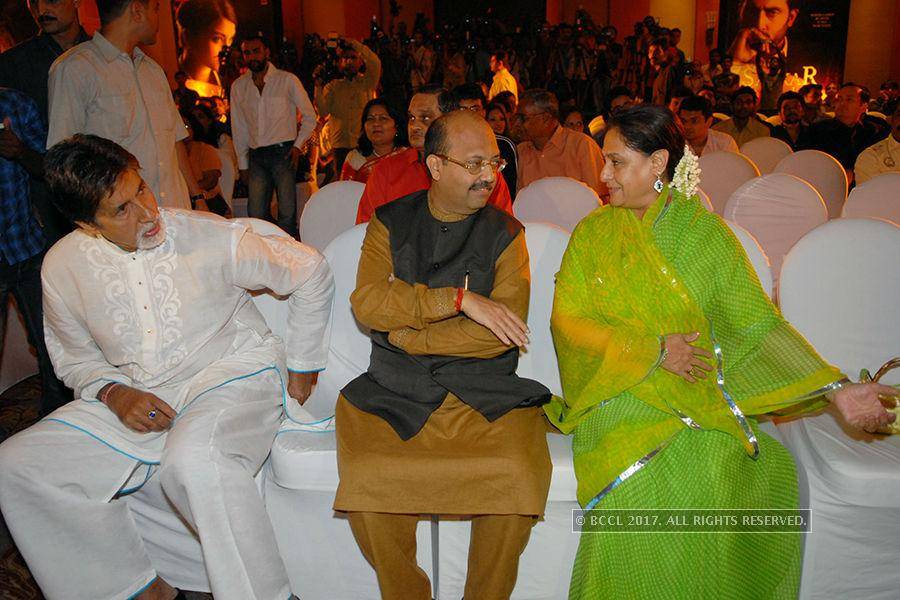 “আলাদা থাকেন অমিতাভ-জয়া”