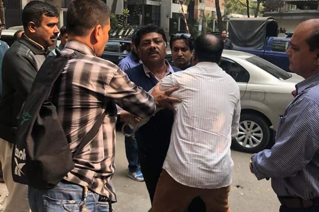 দুলু গ্রেপ্তার