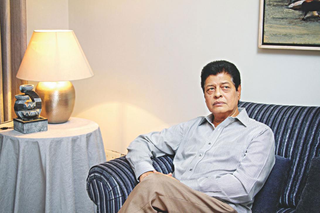 উন্নত চিকিৎসার জন্য সিঙ্গাপুরে নায়ক ফারুক