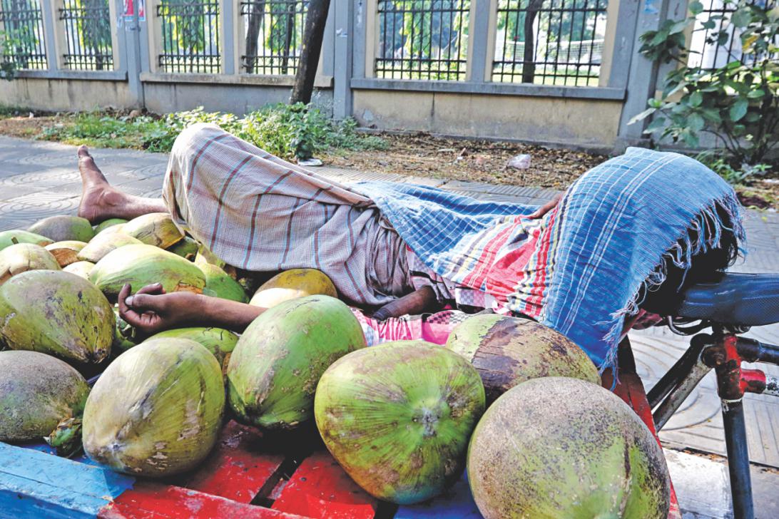 তীব্র গরম থেকে রক্ষা পাওয়ার ১০ উপায়