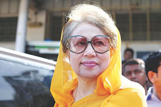 খালেদা জিয়ার বিদেশে যাওয়ার সুযোগ নেই: আইনমন্ত্রী