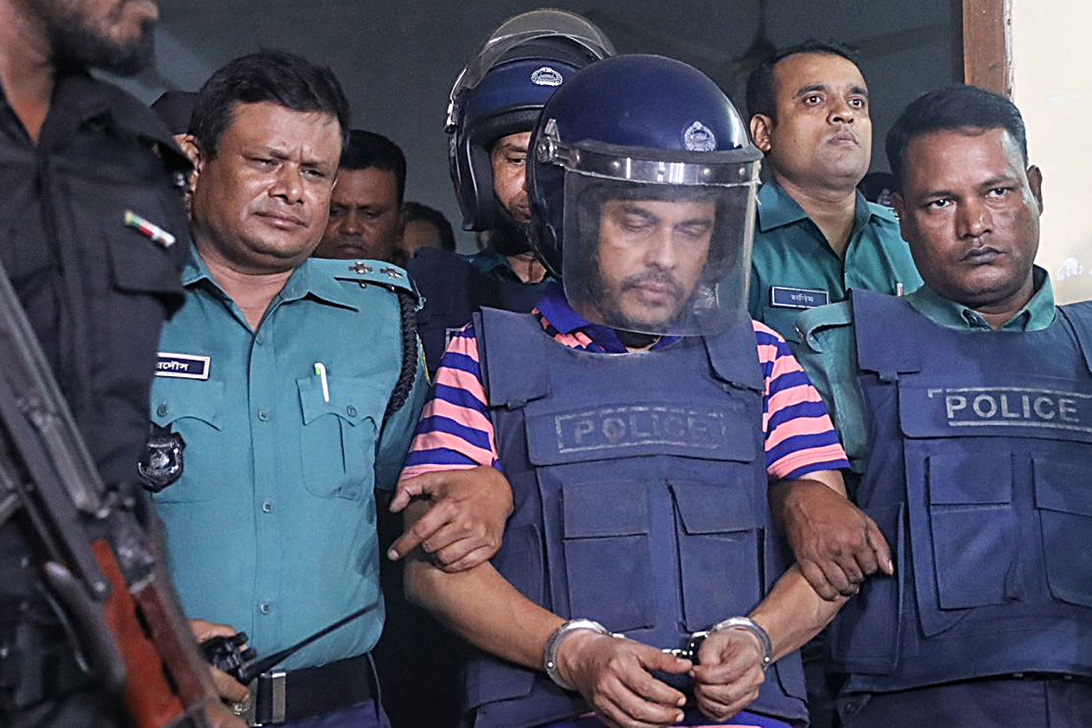 ৭ দিনের রিমান্ডে ‘ক্যাসিনো’ খালেদ