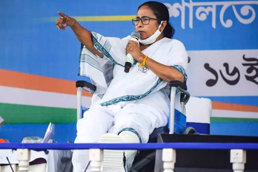 আমার পায়ে আঘাত করেছে, কিন্তু আমার কণ্ঠস্বর রুখতে পারবে না: মমতা বন্দ্যোপাধ্যায়