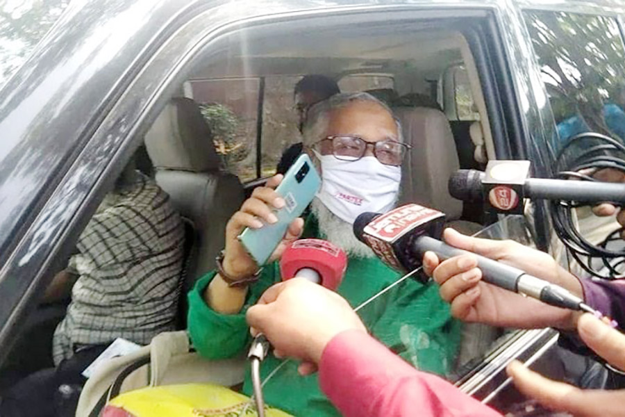 এ কেমন উপাচার্য