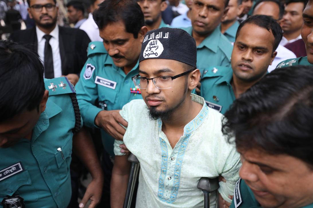 আইএস টুপির দায় নিচ্ছে না কেউ