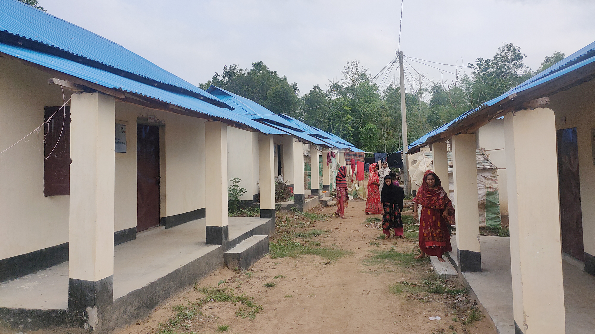 খালি হচ্ছে আশ্রয়ণ প্রকল্পের ঘর, ফেরত দিলেন ৬ জন