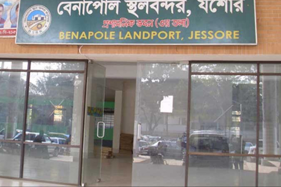 বেনাপোল বন্দরে বিপুল পরিমাণ আমদানি নিষিদ্ধ ওষুধ জব্দ