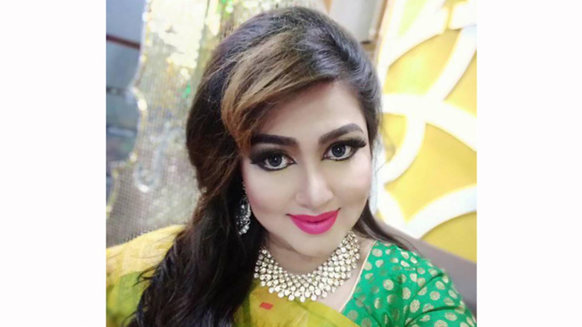 গৃহকর্মীকে নির্যাতনের অভিযোগে অভিনেত্রী একা আটক