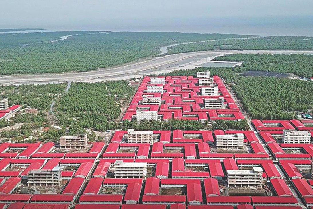 ভাসানচরের পথে আরও ৪১৪ রোহিঙ্গা