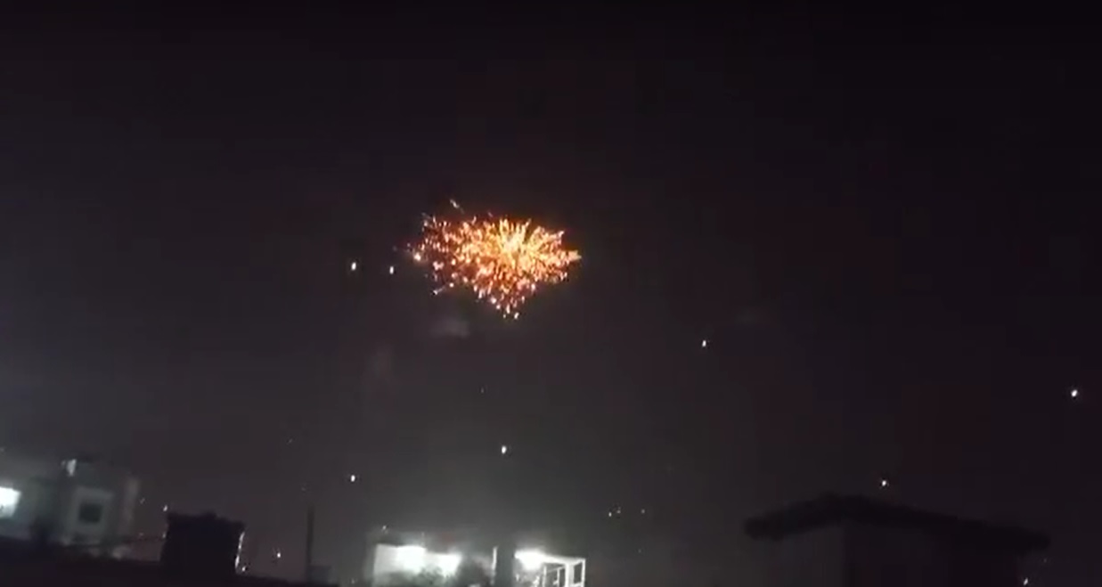 আতশবাজি-ফানুস দিয়ে বর্ষবরণ, মাতুয়াইলে বাড়ির ছাদে অগ্নিকাণ্ড