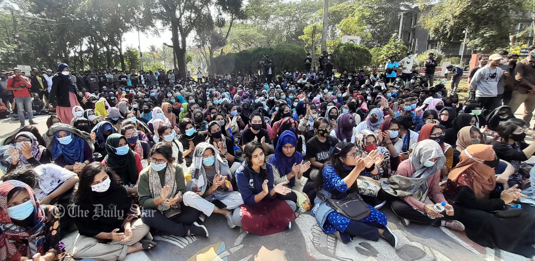 শাবিপ্রবিতে উপাচার্যের কার্যালয়সহ সব ভবনে তালা