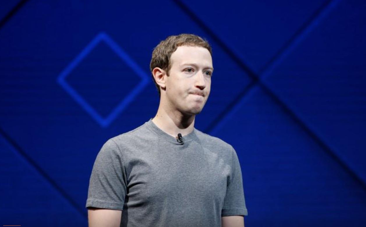 প্রথমবারের মতো ফেসবুকের সক্রিয় গ্রাহক কমেছে, শেয়ার মূল্যেও পতন