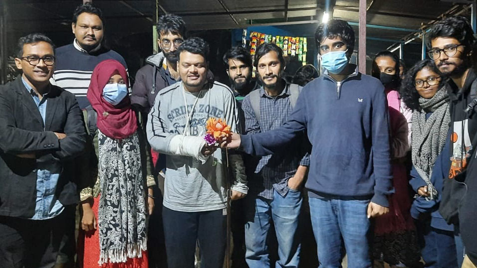 ৭৫ স্প্লিন্টার শরীরে নিয়ে শাবিপ্রবিতে ফিরলেন সজল কুন্ডু