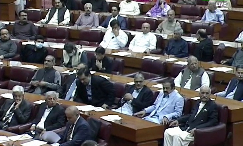 ইমরানের বিরুদ্ধে অনাস্থা ভোট হতে পারে রাত ৮টার পর