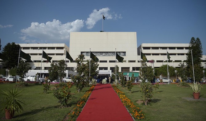 পাকিস্তানে নতুন প্রধানমন্ত্রী নির্বাচন কাল