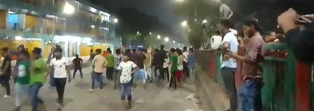 নিউমার্কেট এলাকায় ঢাকা কলেজের শিক্ষার্থীদের সঙ্গে ব্যবসায়ীদের সংঘর্ষ