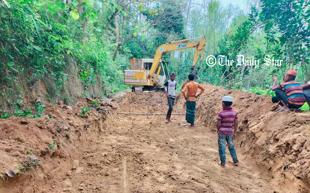 বেলা’র আইনি নোটিশের পরও লাঠিটিলা সংরক্ষিত বনে সড়ক নির্মাণ চলছে