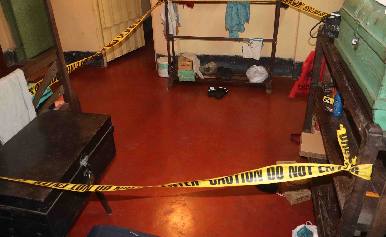 সাংবাদিক আমির খসরুর মায়ের মরদেহ উদ্ধার, পুলিশের সন্দেহ ‘হত্যা’