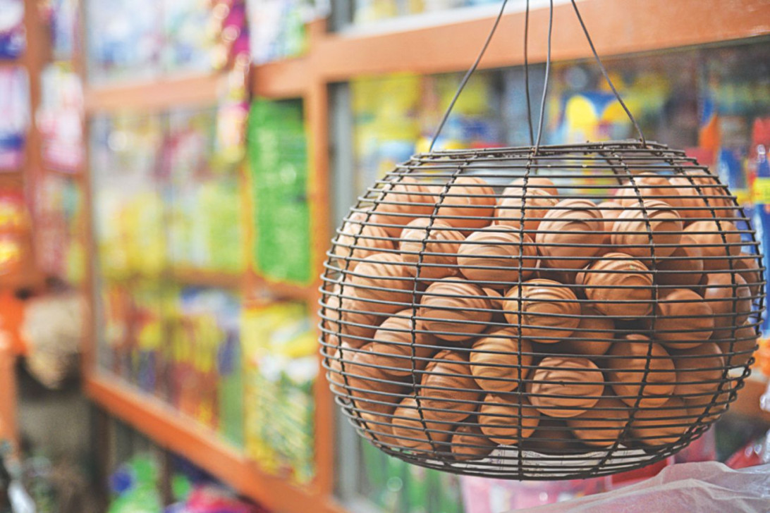 রমজানে ঢাকায় ২৫ জায়গায় কম দামে বিক্রি হবে দুধ, ডিম ও মাংস