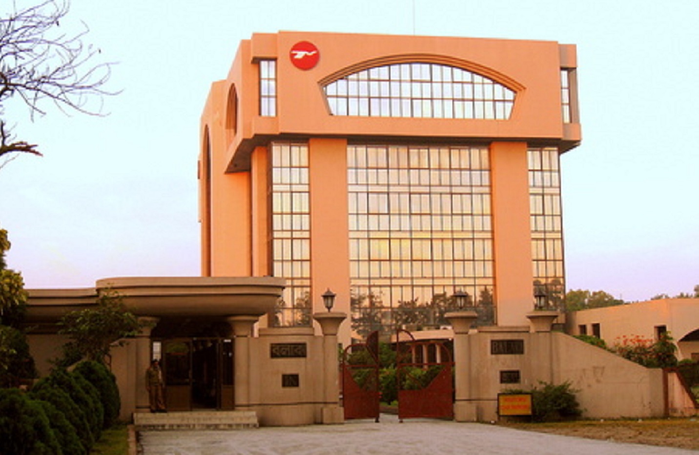 মিশরের উড়োজাহাজ ভাড়ায় ১২০০ কোটি টাকা ক্ষতি, বলাকায় দুদক