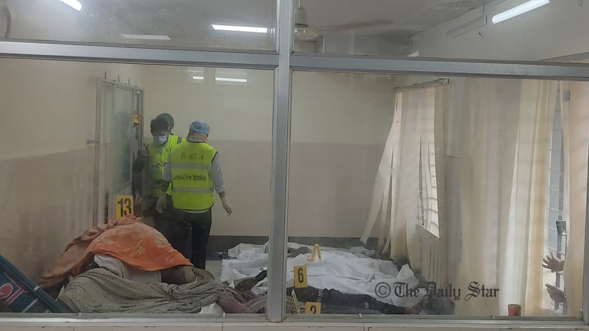 শনাক্ত হয়নি ৩৬ মরদেহ, ডিএনএ পরীক্ষার পর হস্তান্তর: জেলা প্রশাসক