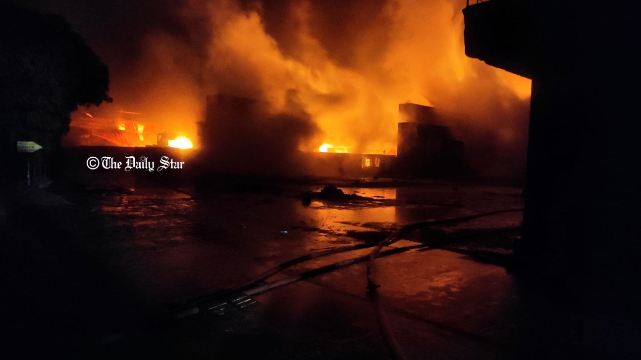 সীতাকুণ্ডে অগ্নিকাণ্ড: আরও ২ মরদেহ উদ্ধার