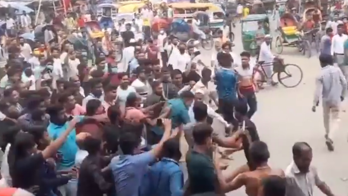 জুরাইনে হয়রানির অভিযোগ তুলে ট্রাফিক সার্জেন্টের ওপর হামলা