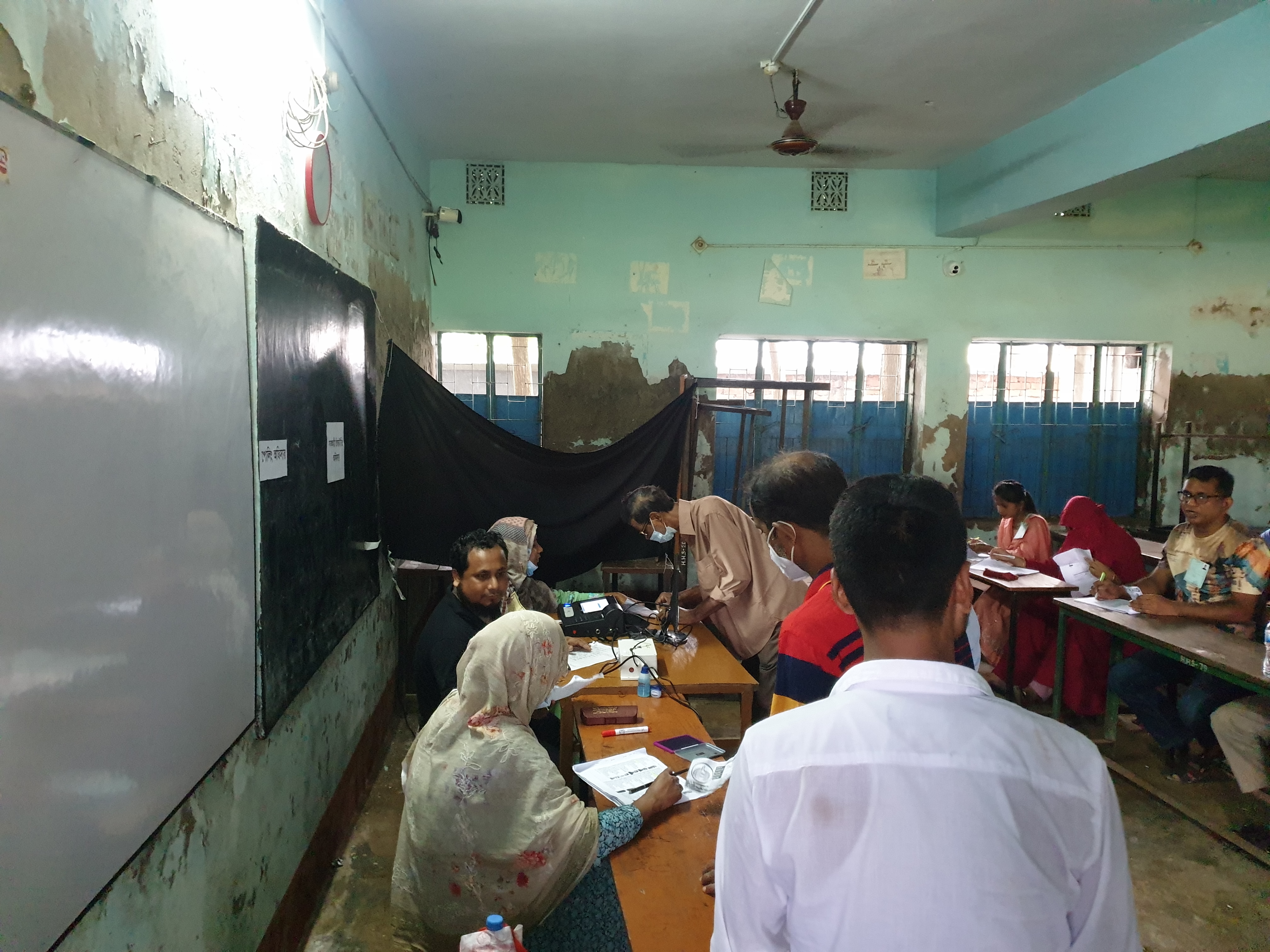 সহিংসতা ছাড়াই কুমিল্লা সিটি নির্বাচনে ভোটগ্রহণ শেষ