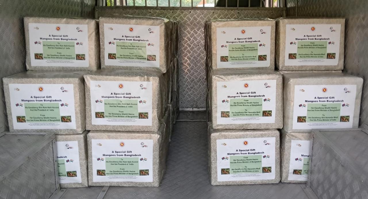 ভারতের রাষ্ট্রপতি-প্রধানমন্ত্রীকে আম পাঠালেন প্রধানমন্ত্রী শেখ হাসিনা