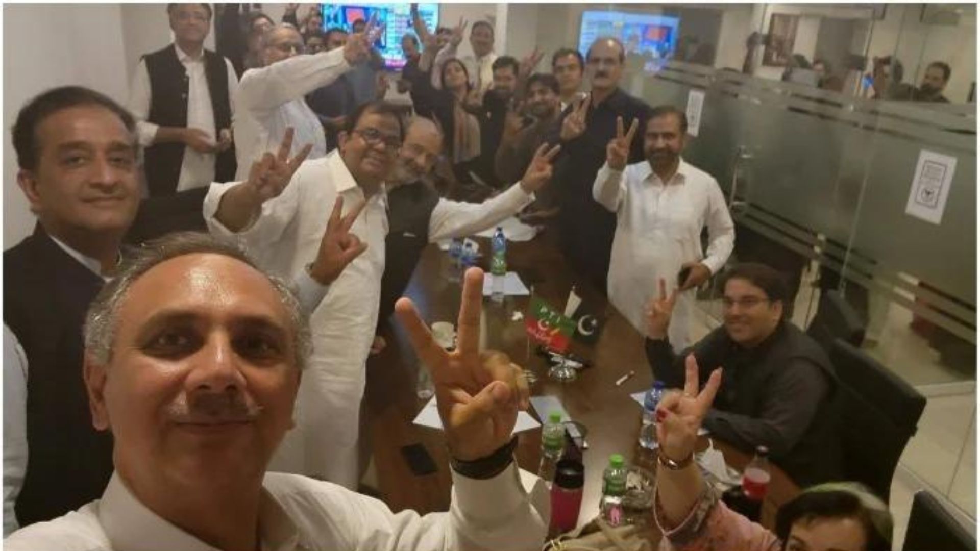 পাঞ্জাব উপনির্বাচন: জয়ের দ্বারপ্রান্তে ইমরানের দল পিটিআই