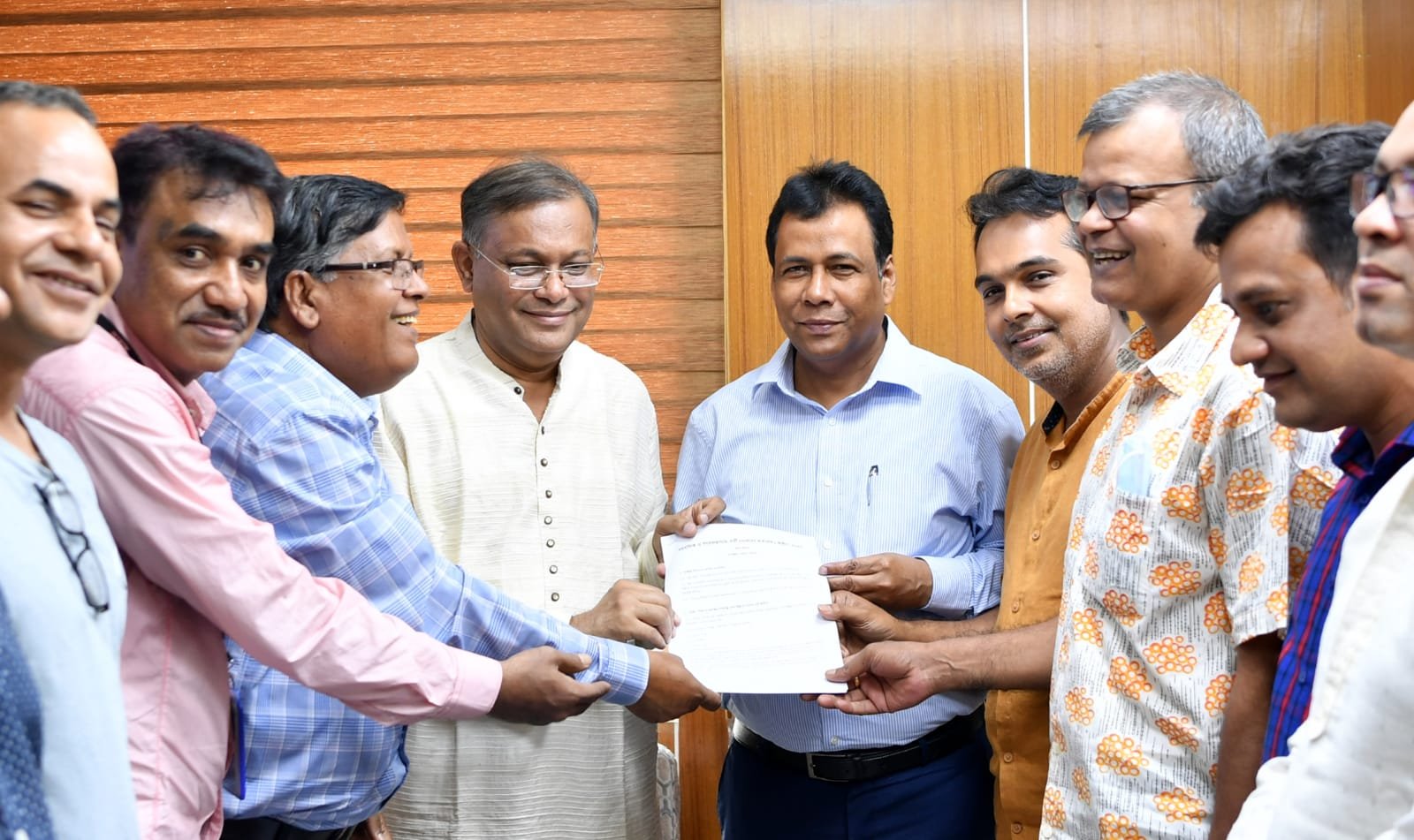 গণমাধ্যমকর্মী আইনের খসড়া সংশোধনের প্রস্তাবনা দিলেন সাংবাদিক নেতারা