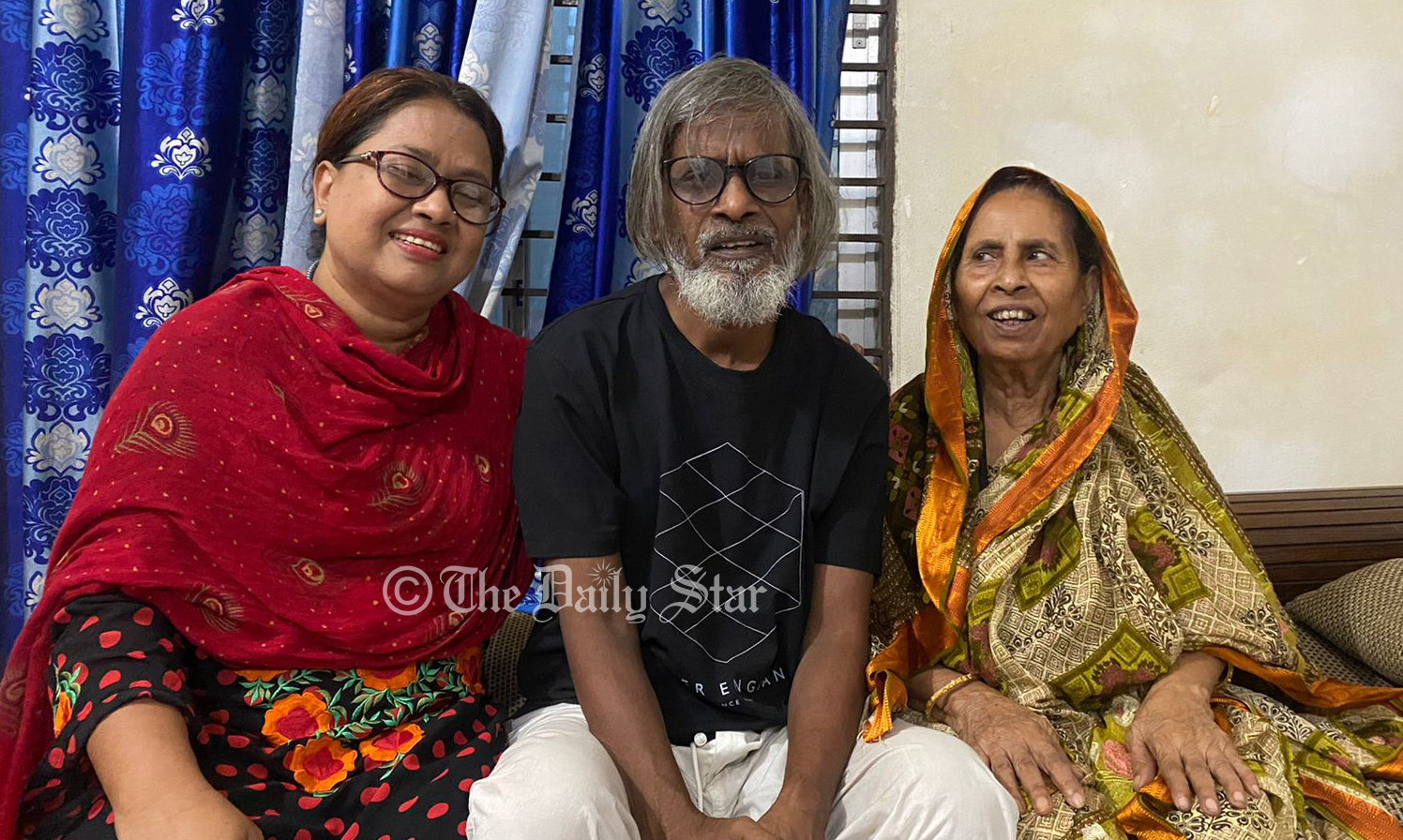 ‘সাদা সাদা কালা কালা’ গানের হাশিম মাহমুদকে সুস্থ দেখতে চান মা