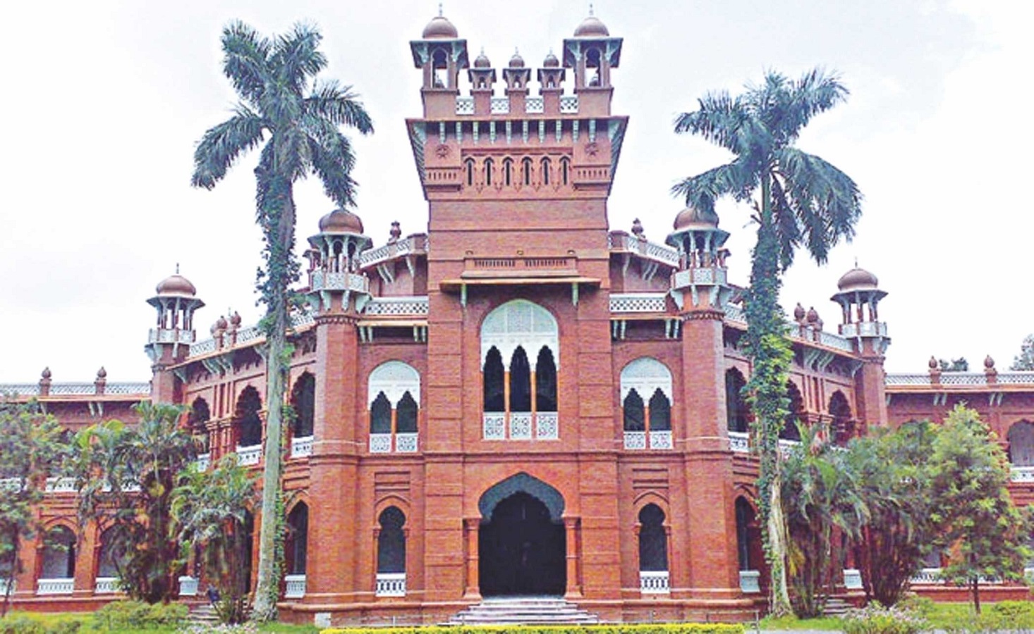 বিশ্ববিদ্যালয়ে ছাত্রীদের ওপর ‘মোরাল পুলিশিং’ আর কত?