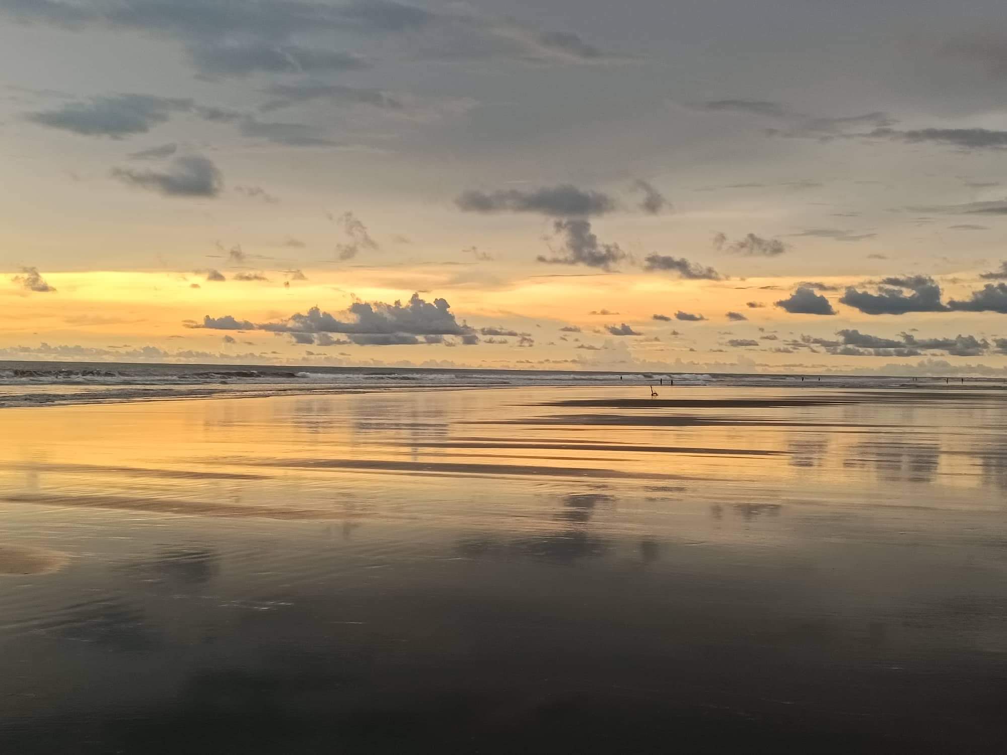 হেঁটে বাংলাদেশ: সৈকত ধরে ইনানীর পথে