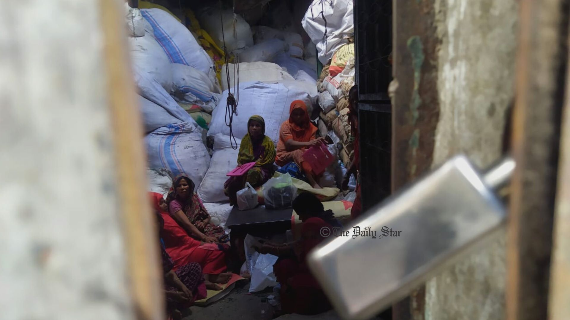 প্লাস্টিক কারখানা যখন জ্বলছিল পাশেই তালা দিয়ে আটকে রাখা হয়েছিল তাদের
